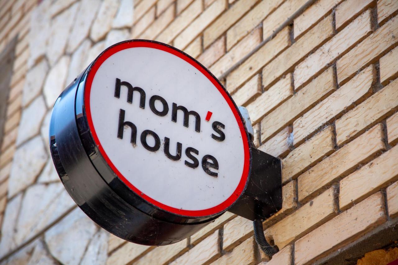 Moms House Hotell Golubac Exteriör bild