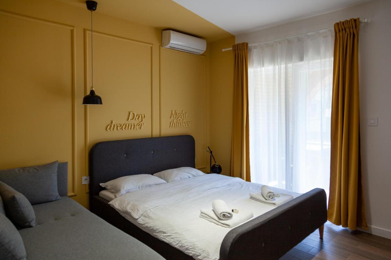 Moms House Hotell Golubac Exteriör bild