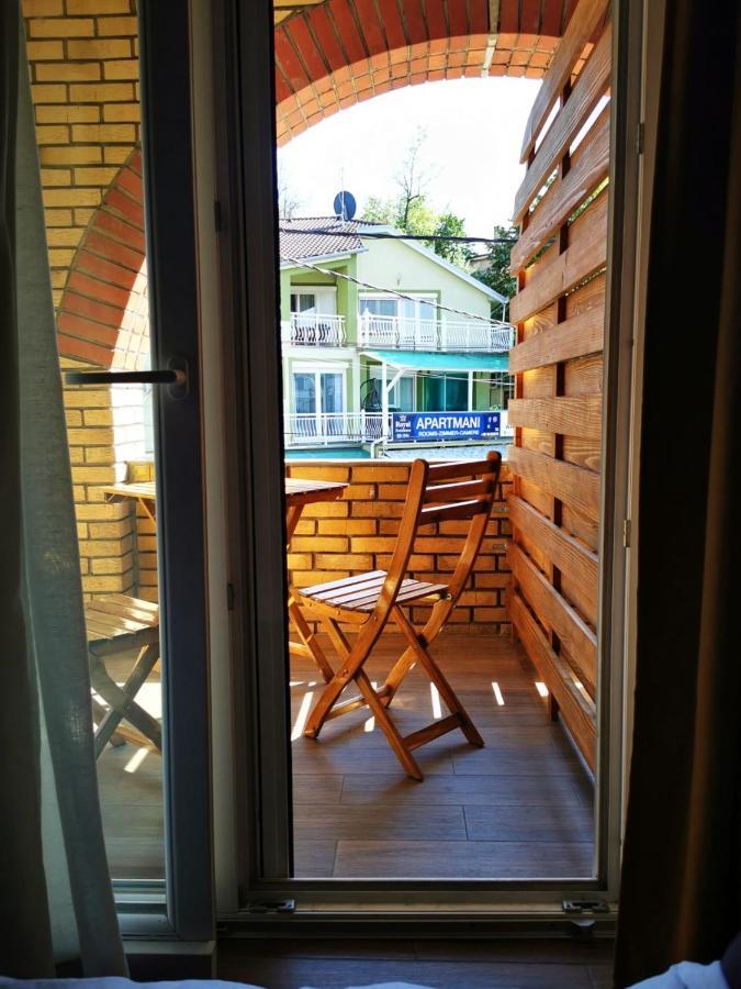 Moms House Hotell Golubac Exteriör bild